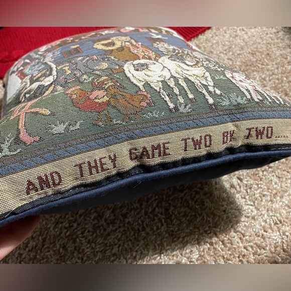 Noah’s Ark tapestry accent pillow - Picture 6 of 7